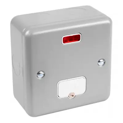 22518-2 MK K983ALM | 13A 1 Gang Double Pole Unswitched Fused Spur with Neon, Metal Clad