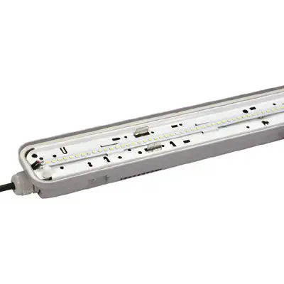 HALO STR04-30-S-001-E Spectre 30W IP65 4000K LED Emergency Vapour Proof Single Luminaire is a single, one-piece shell luminaire fitting used to illuminate a range of environments such as stairwells, storage facilities, and garages.
